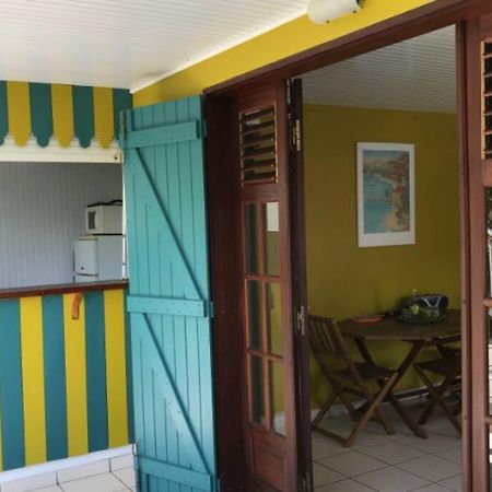 Case A Lili, Joli Bas De Villa Face A La Mer. Terre-De-Haut Exterior foto