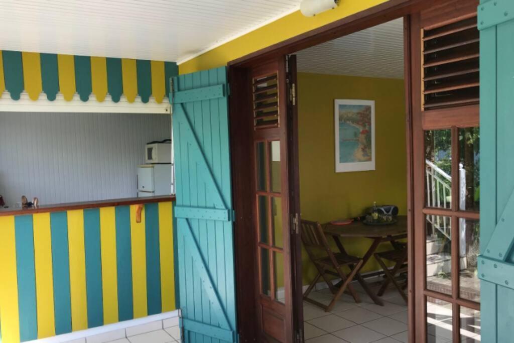 Case A Lili, Joli Bas De Villa Face A La Mer. Terre-De-Haut Exterior foto
